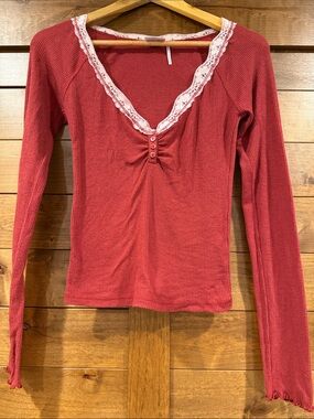 Urban Outfitters Lace-Trim Ribbed Long Sleeve Top in Rosewood